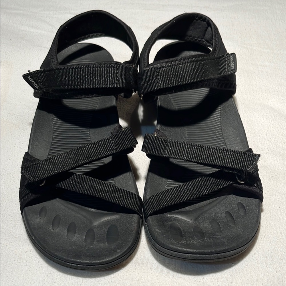Megnya Black Sports/Water Sandals - Size 9